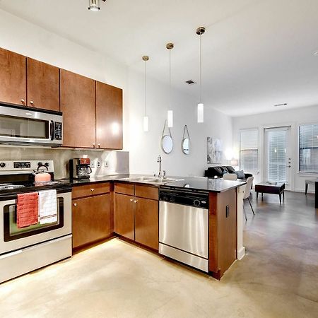 Hip Downtown Suite By Austinstays Exterior foto