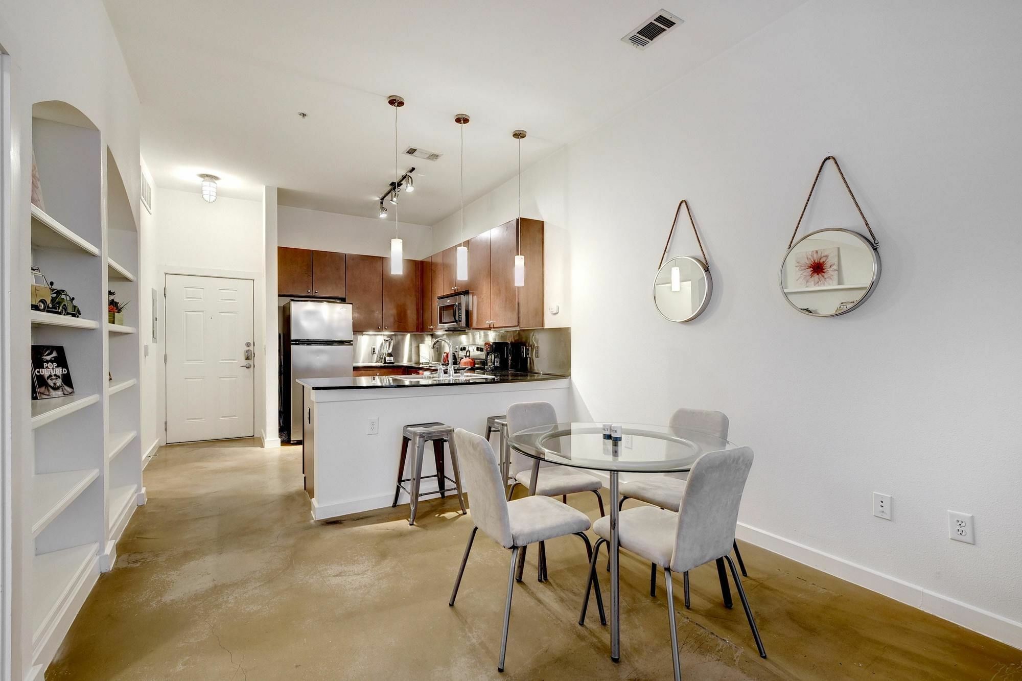 Hip Downtown Suite By Austinstays Exterior foto